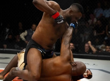 Elvis Moyo Looses Belt to HHH